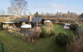 Amazing Home In Vejby With Jacuzzi, Vejby